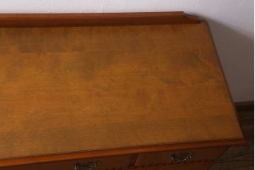 中古　横浜ダニエル(daniel)　アーリーアメリカン　A-104横長整理タンス　エレガントな佇まいが魅力のチェスト(定価約50万円)(引き出し、サイドボード)(R-042520)
